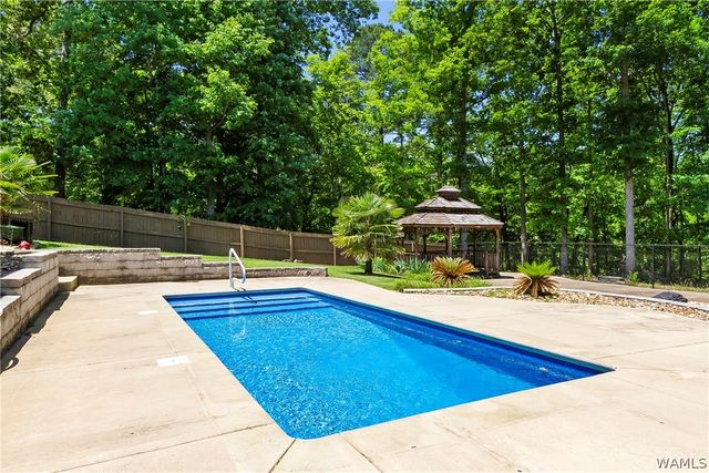12399 Hunters Pointe, Northport, AL 35475