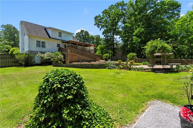 12399 Hunters Pointe, Northport, AL 35475
