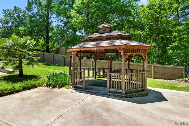 12399 Hunters Pointe, Northport, AL 35475