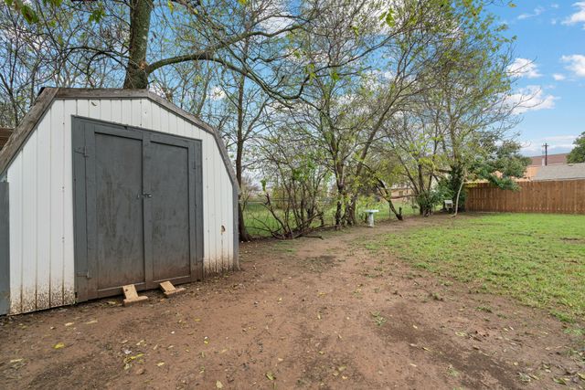 707 N Walnut Street, Weatherford, TX 76086