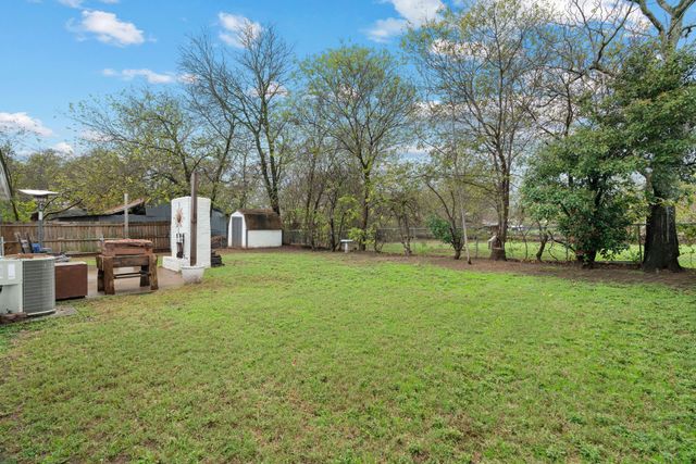 707 N Walnut Street, Weatherford, TX 76086
