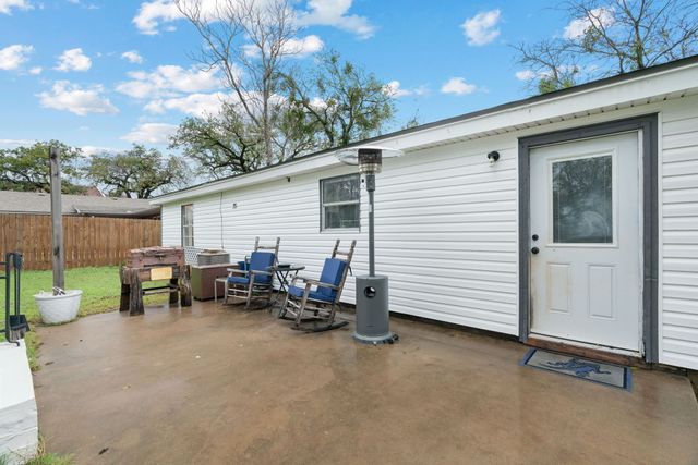 707 N Walnut Street, Weatherford, TX 76086