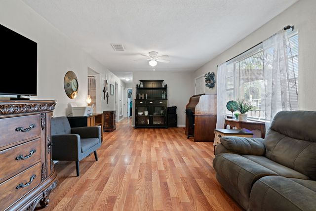 707 N Walnut Street, Weatherford, TX 76086