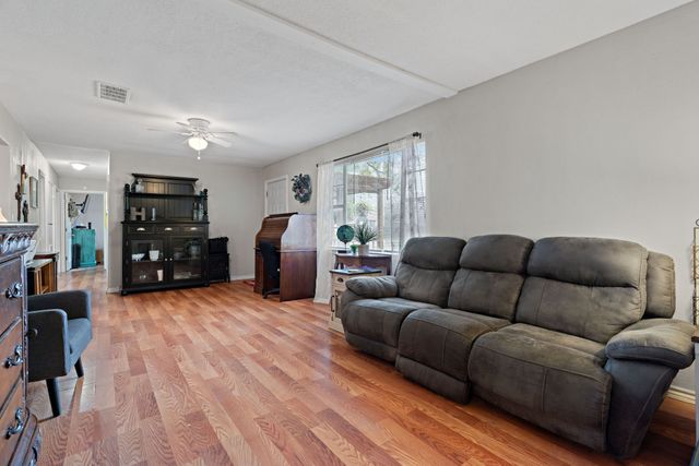 707 N Walnut Street, Weatherford, TX 76086