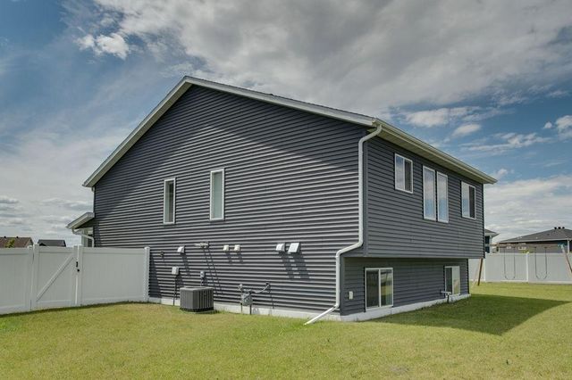 4514 13th Street S, Moorhead, MN 56560