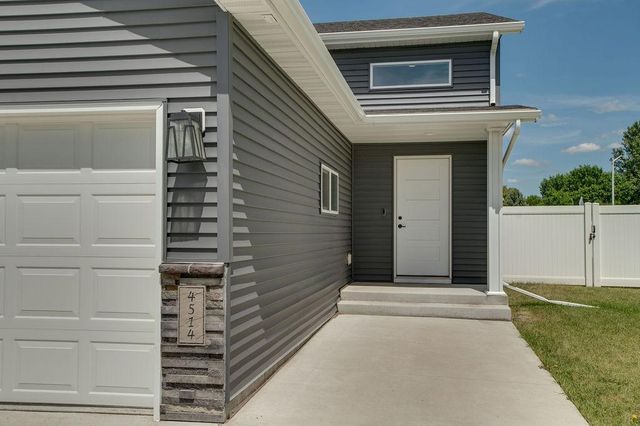 4514 13th Street S, Moorhead, MN 56560