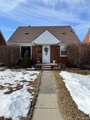 27277 Leroy Street, Roseville, MI 48066