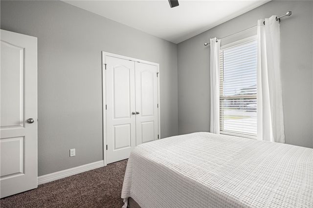 1910 Chesapeake Bay Dr, Portland, TX 78374