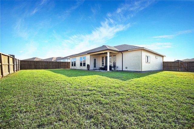 1910 Chesapeake Bay Dr, Portland, TX 78374