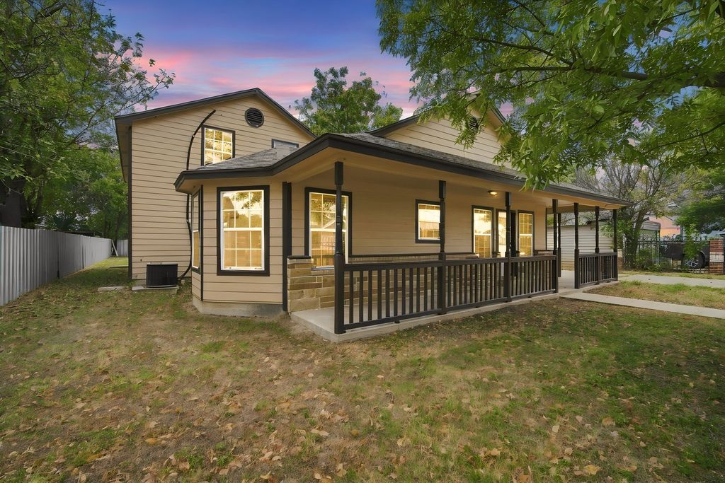 1103 Chase Avenue, Cleburne, TX 76031 — exterior