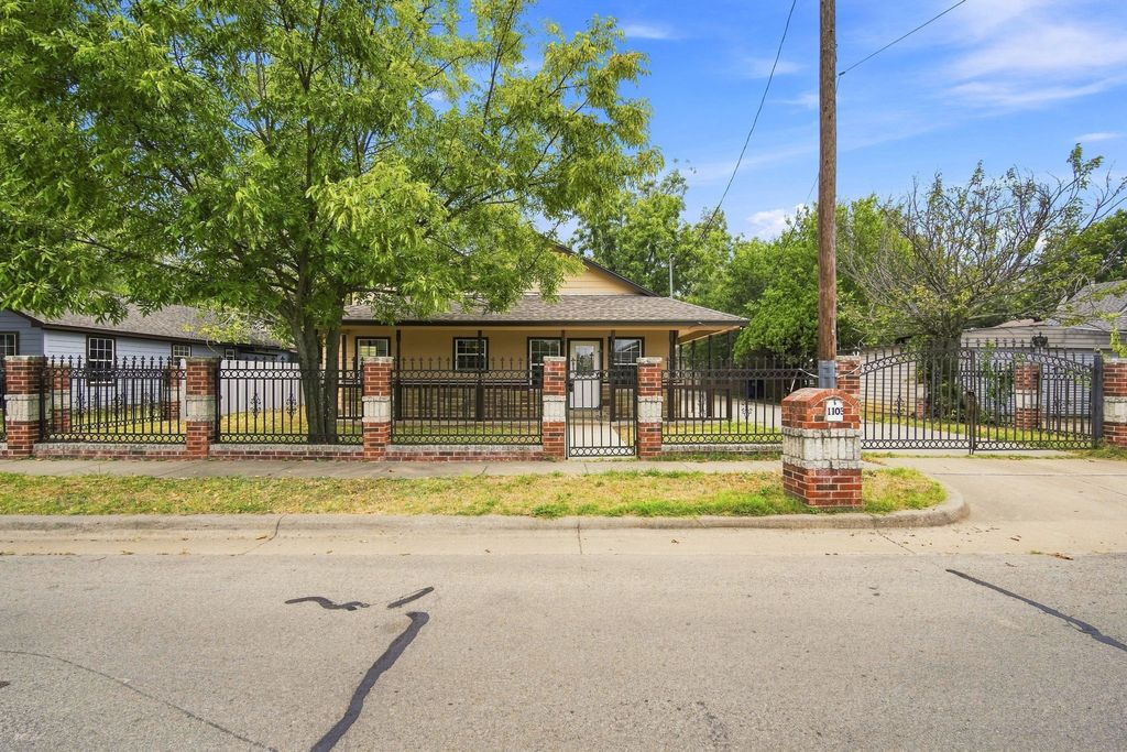 1103 Chase Avenue, Cleburne, TX 76031 — photo 5