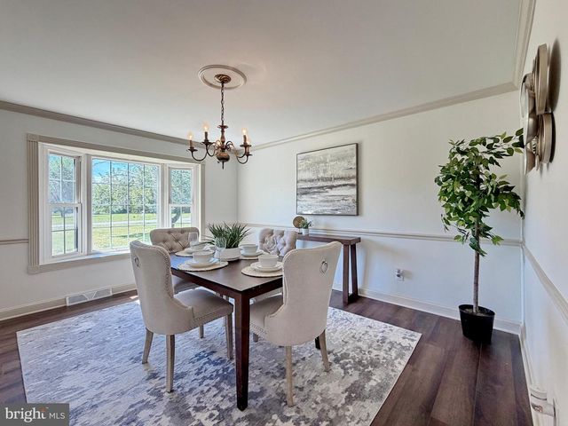 5880 WEDDING CT, Welcome, MD 20693