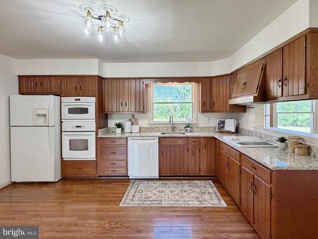 5880 WEDDING CT, Welcome, MD 20693