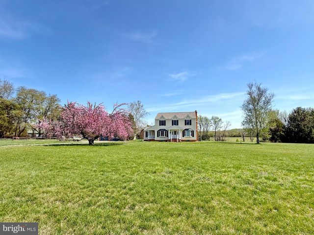 5880 WEDDING CT, Welcome, MD 20693