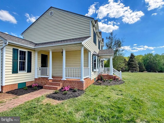 5880 WEDDING CT, Welcome, MD 20693