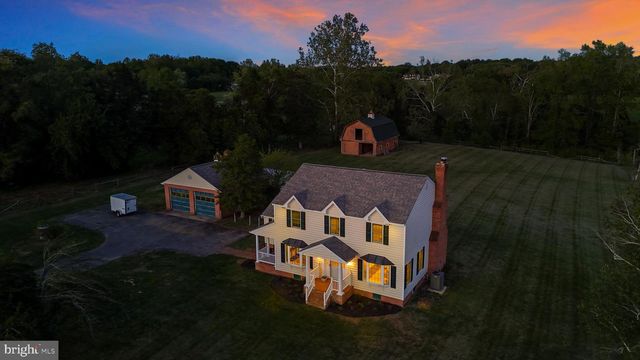 5880 WEDDING CT, Welcome, MD 20693