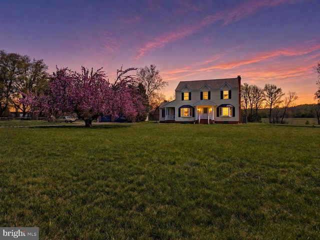 5880 WEDDING CT, Welcome, MD 20693