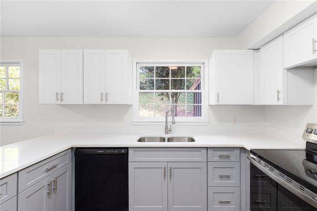 4132 Rue Saint Germain, Stone Mountain, GA 30083