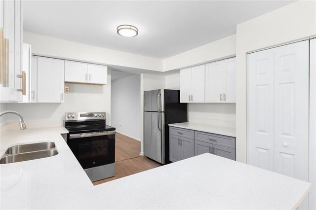 4132 Rue Saint Germain, Stone Mountain, GA 30083