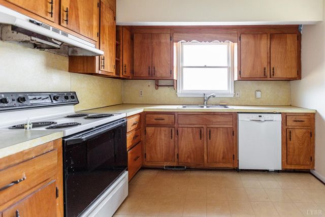 1130 Vermillion Road, Appomattox, VA 24522