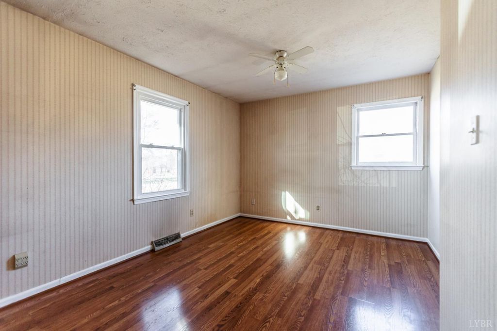 Image 12 of property listing at 1130 Vermillion Road, Appomattox, VA 24522