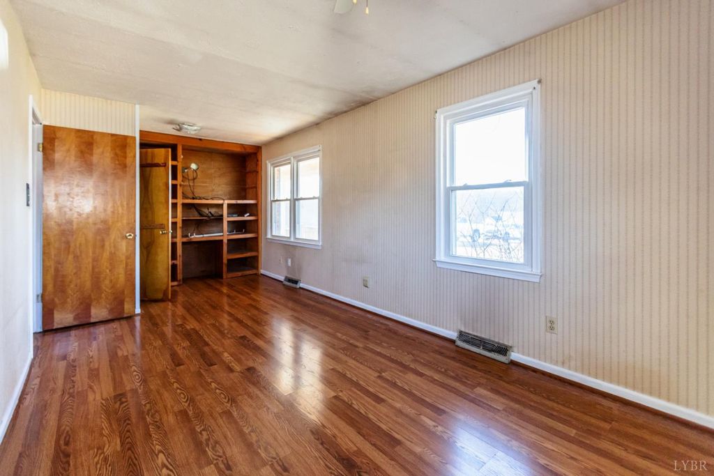 Image 13 of property listing at 1130 Vermillion Road, Appomattox, VA 24522