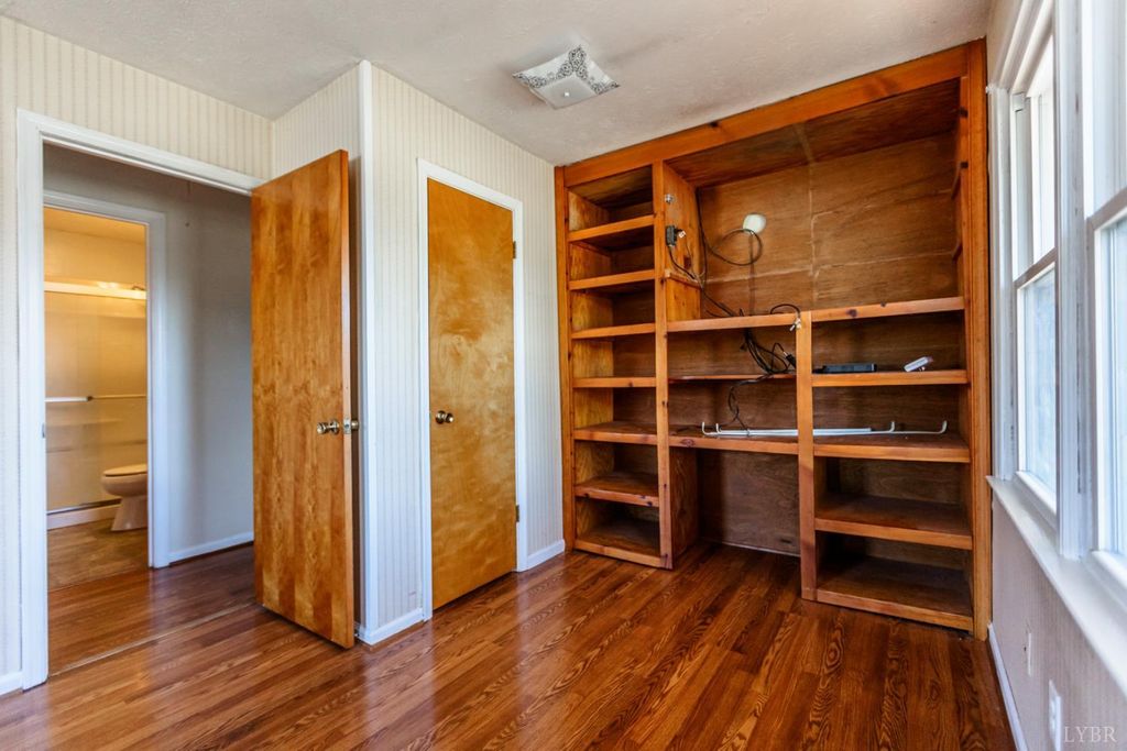 Image 14 of property listing at 1130 Vermillion Road, Appomattox, VA 24522