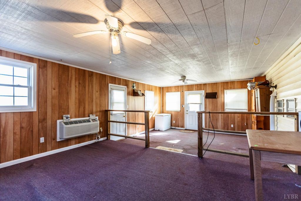 Image 18 of property listing at 1130 Vermillion Road, Appomattox, VA 24522