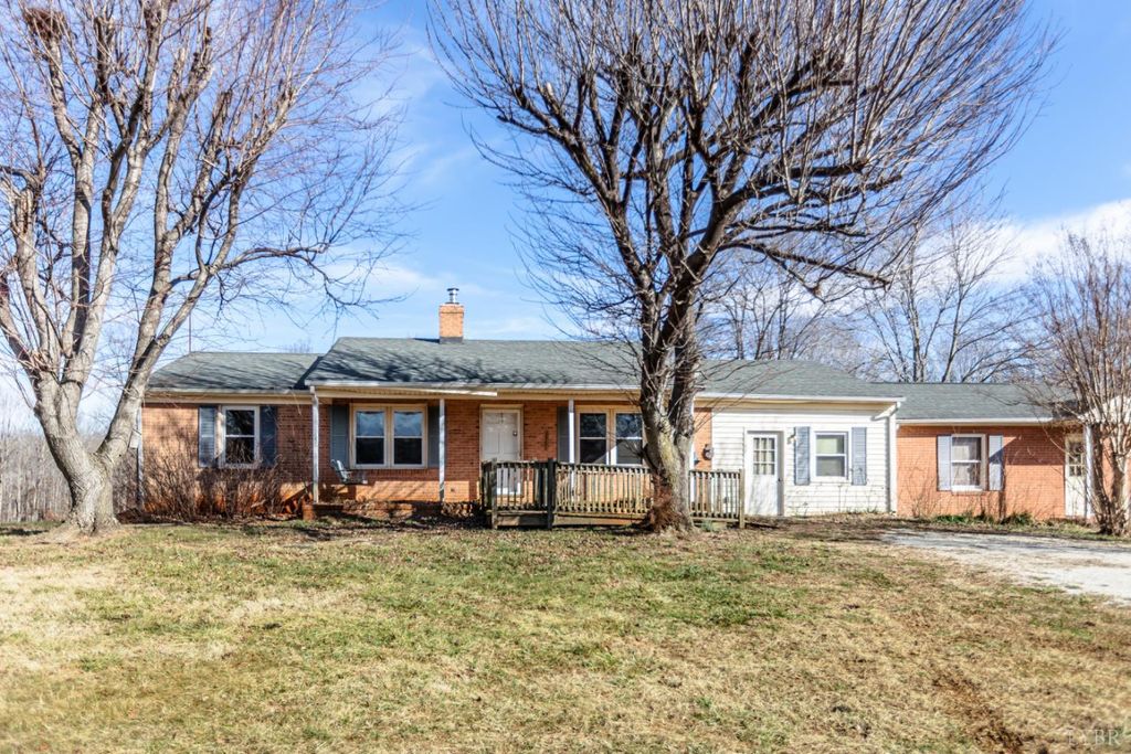 Image 2 of property listing at 1130 Vermillion Road, Appomattox, VA 24522