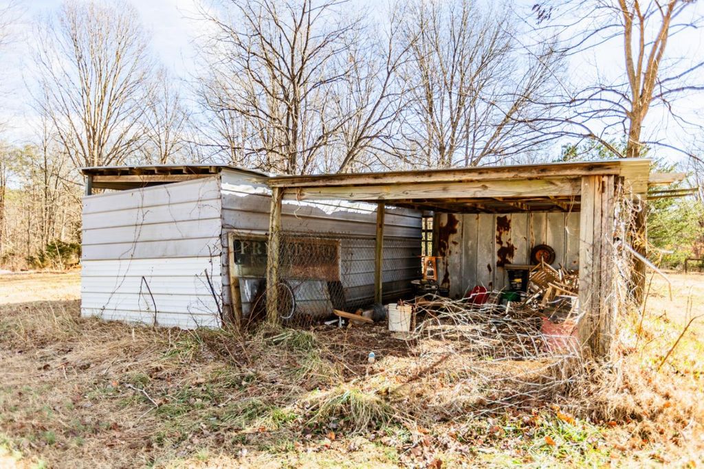 Image 35 of property listing at 1130 Vermillion Road, Appomattox, VA 24522