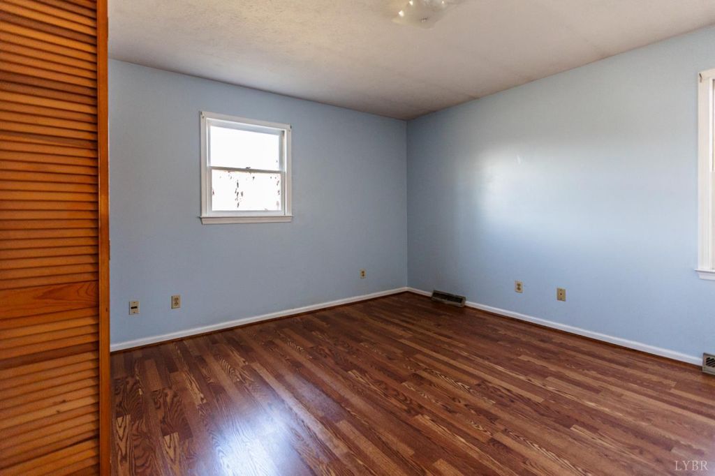 Image 9 of property listing at 1130 Vermillion Road, Appomattox, VA 24522