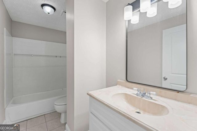 5268 Kinsdale Lane, Stone Mountain, GA 30088