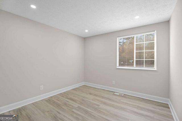 5268 Kinsdale Lane, Stone Mountain, GA 30088