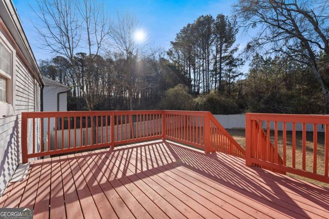 5268 Kinsdale Lane, Stone Mountain, GA 30088
