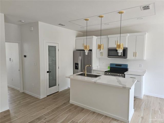 5500 N Crown Point, Pharr, TX 78577