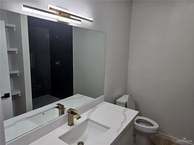 5500 N Crown Point, Pharr, TX 78577