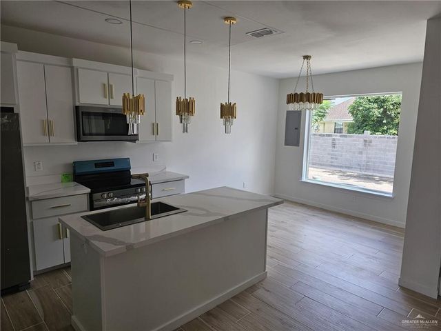 5500 N Crown Point, Pharr, TX 78577