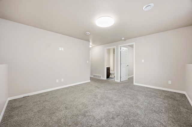 939 Eaglewood Avenue, West Fargo, ND 58078