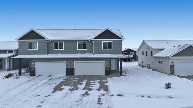 939 Eaglewood Avenue, West Fargo, ND 58078