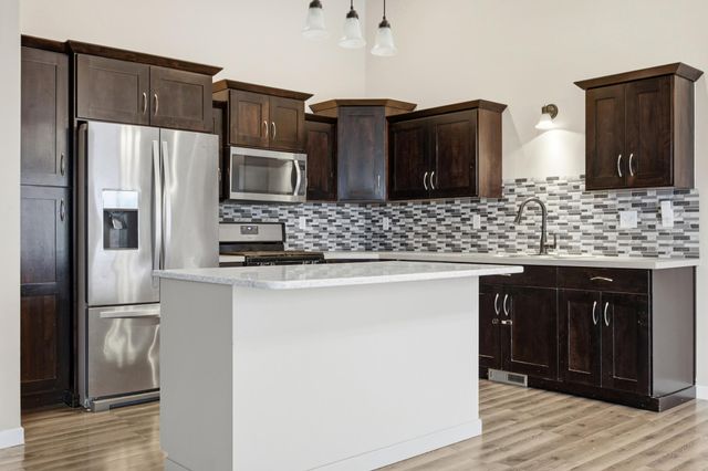 939 Eaglewood Avenue, West Fargo, ND 58078