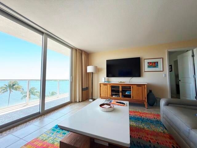 2560 S Ocean Boulevard 603, Palm Beach, FL 33480