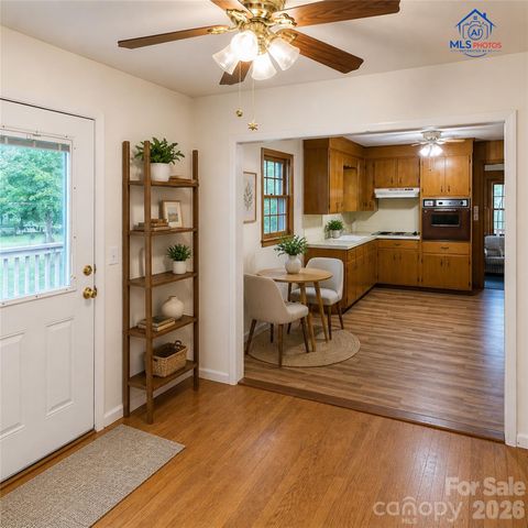 406 E L Street, Newton, NC 28658