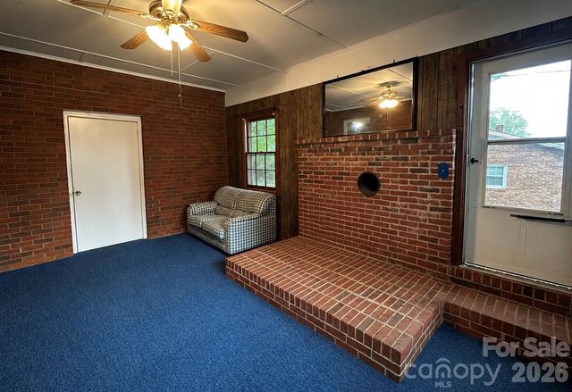 406 E L Street, Newton, NC 28658