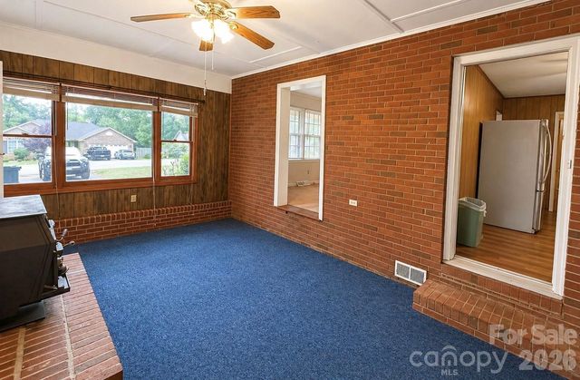 406 E L Street, Newton, NC 28658