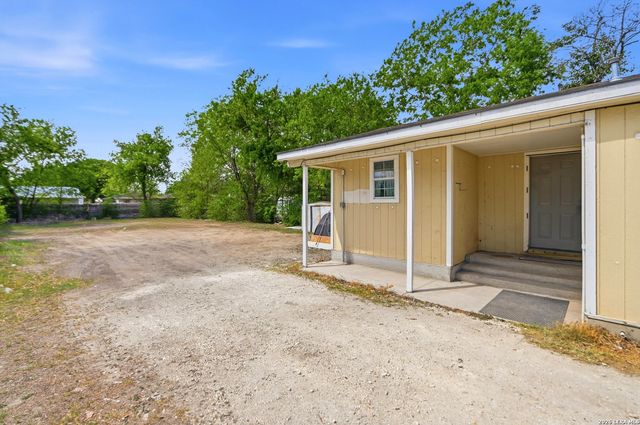 1050 KENDALIA AVE, San Antonio, TX 78221