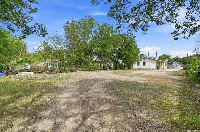 1050 KENDALIA AVE, San Antonio, TX 78221