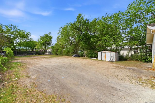 1050 KENDALIA AVE, San Antonio, TX 78221