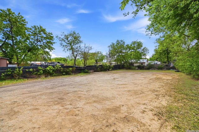 1050 KENDALIA AVE, San Antonio, TX 78221