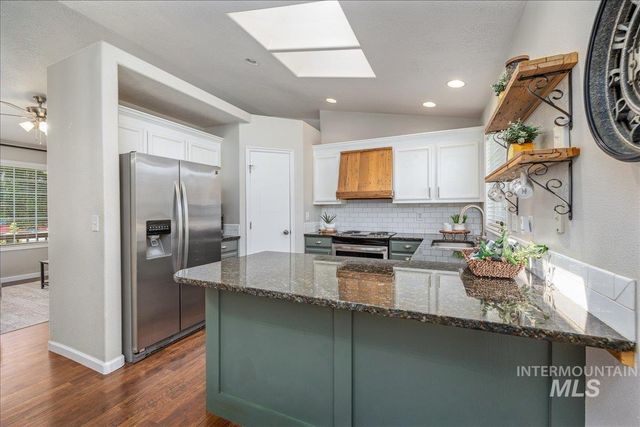 1379 N Caterpillar Ave, Kuna, ID 83634