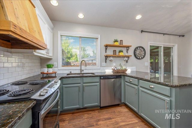 1379 N Caterpillar Ave, Kuna, ID 83634